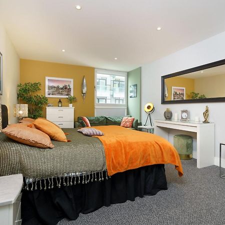 Cobalt Point, South Quay Apartment Лондон Екстериор снимка