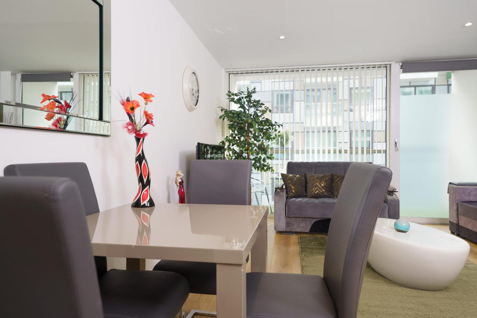 Cobalt Point, South Quay Apartment Лондон Екстериор снимка