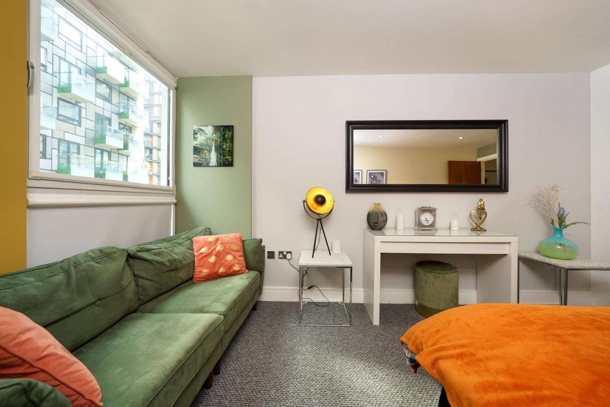 Cobalt Point, South Quay Apartment Лондон Екстериор снимка
